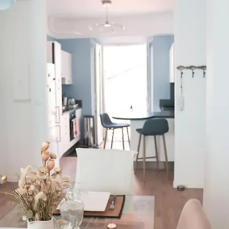 Apartment Le Rostan Deux Chambres Avec Balcons Antibes